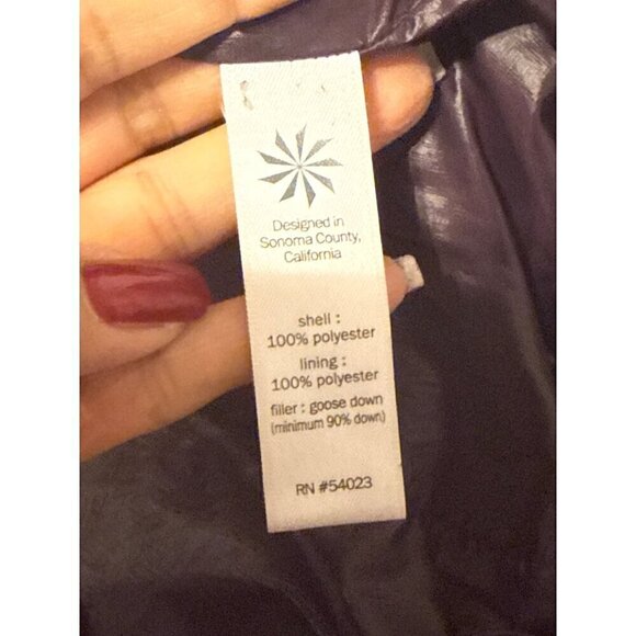 Athleta Downabout Asymmetric Puffer Vest Wild Raisin Maroon No Flaws - Picture 9 of 15